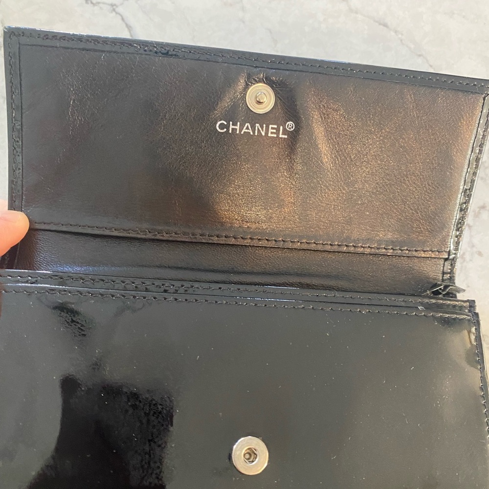 Chanel Black Patent Leather CC Logo Wallet Clutch - Picture 3 of 11